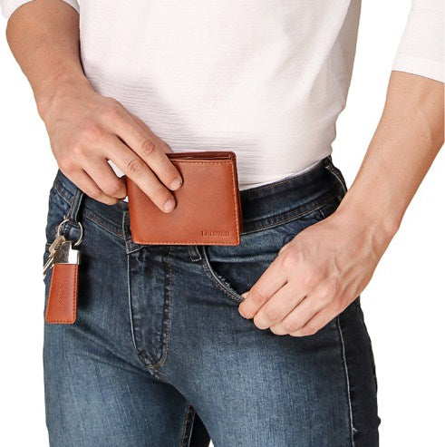 How to Choose the Right Wallet for Your Lifestyle (Slim, Metal, AirTag, or Classic)