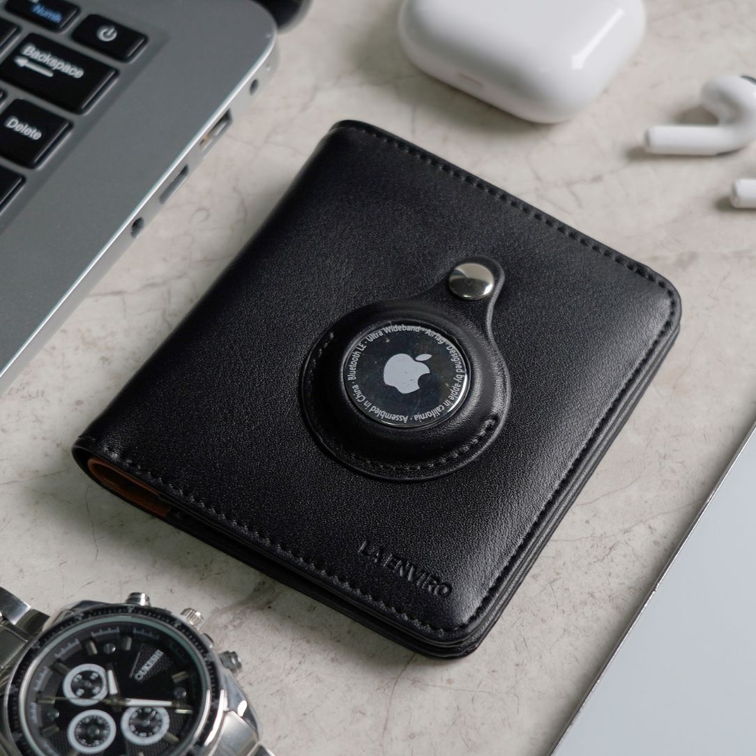 Black color FREO Airtag Wallet with Apple AirTag